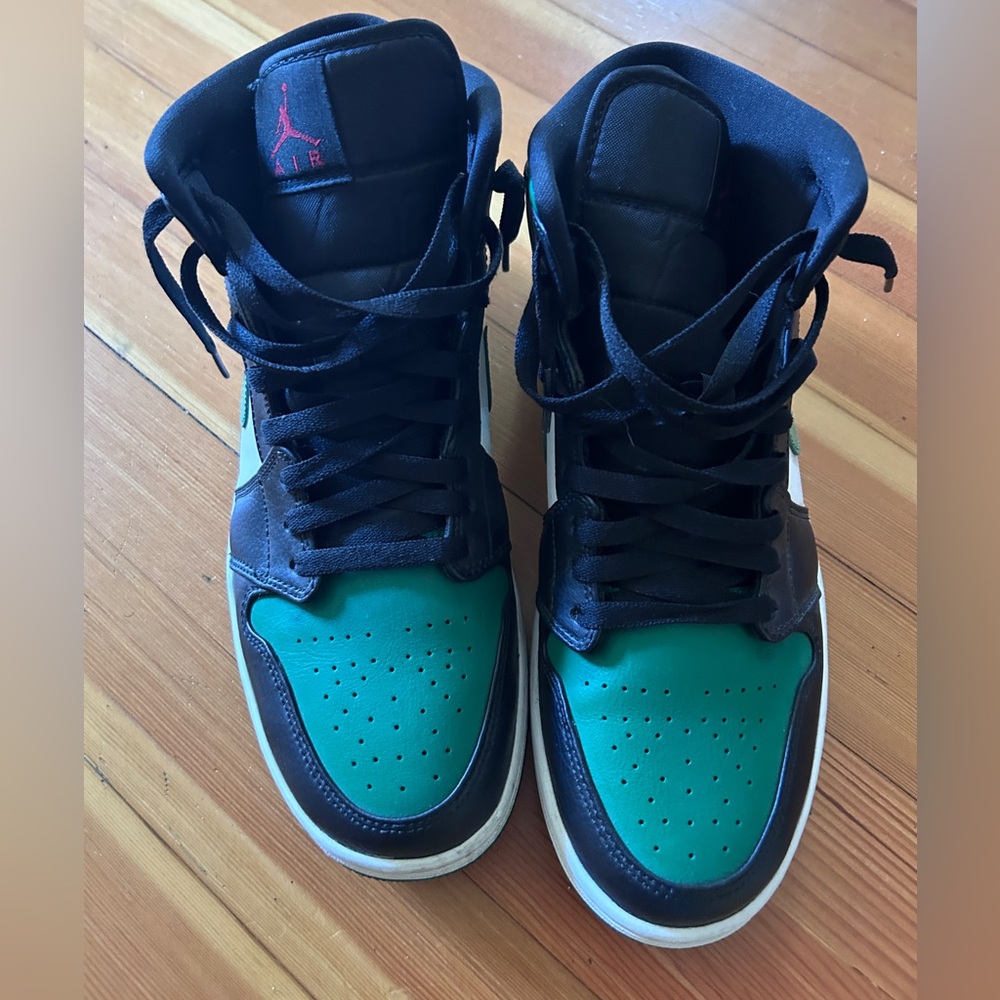 Jordan 1 mid sneakers